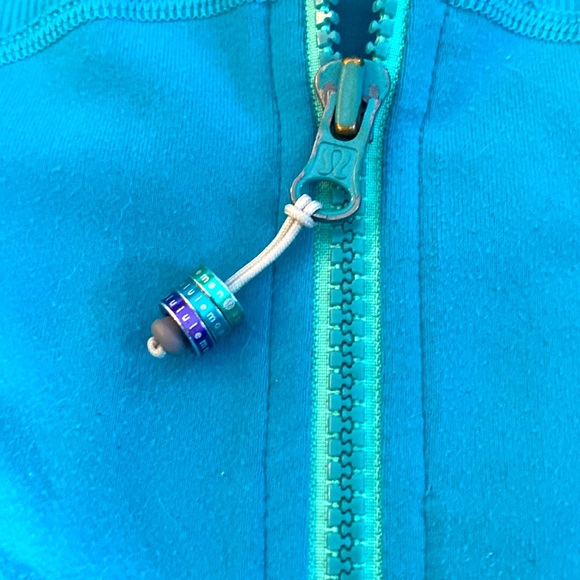 Lulu’s Zip Up Slim Fit Jacket. - Picture 2 of 3